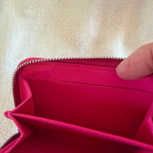 Coach Essential Small Zip Around Card Case with Pillow Quilting Dragonfruit Pink - Picture 10 of 12